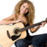 Mit Hilfe von Online Portalen Gitarre spielen lernen